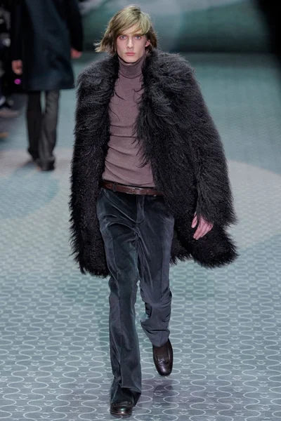 Look 29
